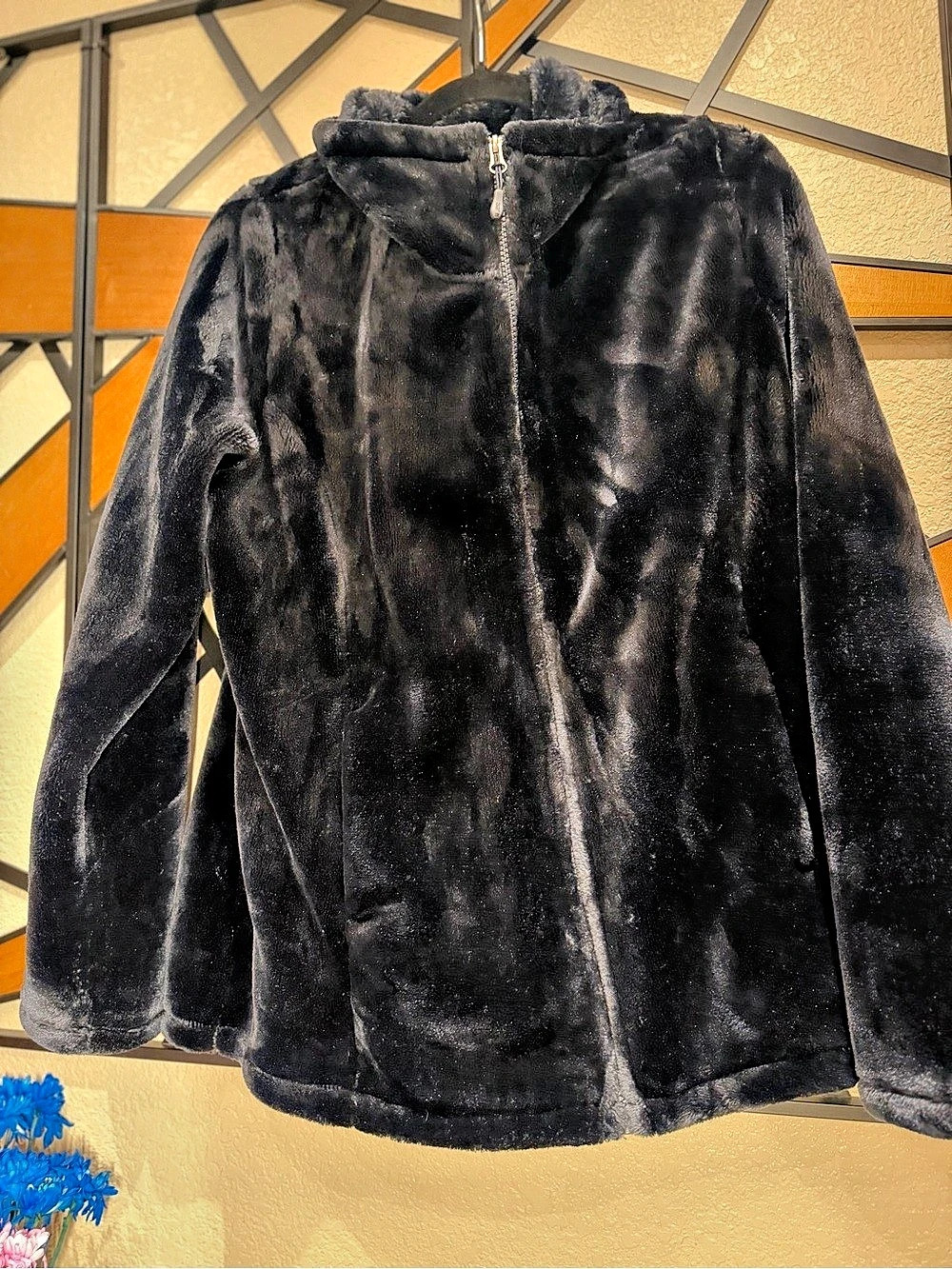 32 HEAT Black Teddy Jacket Size XL Like New